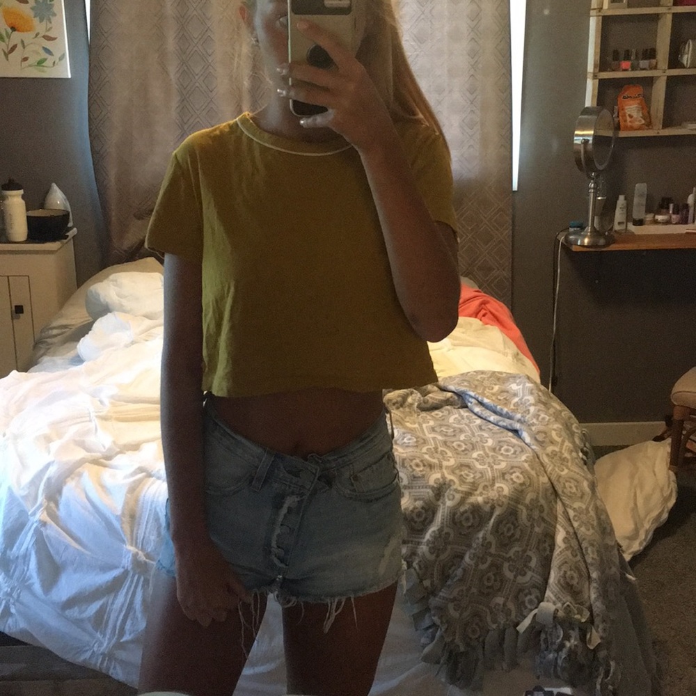 Mustard tee